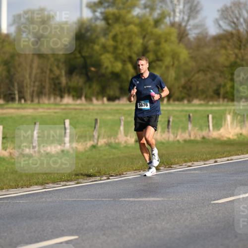 12.04.2026 - 45. Internationalen Wilhelmsburger Insellauf Dr. Thomas Lammeyer http://msf.ph/oto/9431002 12.04.2026 09:09:59 Laufen 456, 5676 meine-sportfotos.de