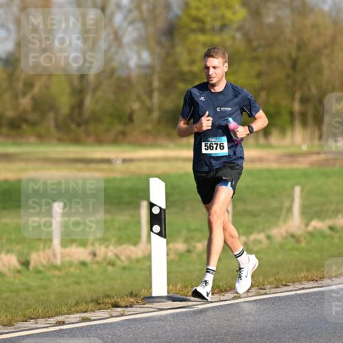 12.04.2026 - 45. Internationalen Wilhelmsburger Insellauf Dr. Thomas Lammeyer http://msf.ph/oto/9431024 12.04.2026 09:10:02 Laufen 5676, 127 meine-sportfotos.de