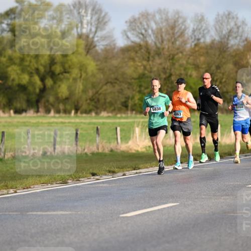 12.04.2026 - 45. Internationalen Wilhelmsburger Insellauf Dr. Thomas Lammeyer http://msf.ph/oto/9431027 12.04.2026 09:10:13 Laufen 5838, 4863, 5554, 4205, 3682 meine-sportfotos.de