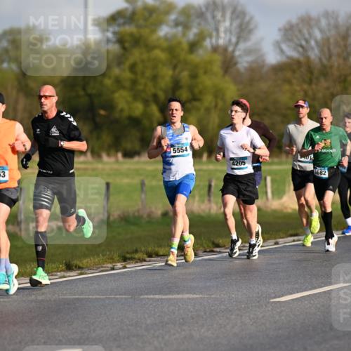 12.04.2026 - 45. Internationalen Wilhelmsburger Insellauf Dr. Thomas Lammeyer http://msf.ph/oto/9431048 12.04.2026 09:10:17 Laufen 5838, 4863, 1777, 5554, 4205, 682 meine-sportfotos.de