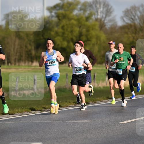 12.04.2026 - 45. Internationalen Wilhelmsburger Insellauf Dr. Thomas Lammeyer http://msf.ph/oto/9431053 12.04.2026 09:10:18 Laufen 3, 5554, 4205, 40, 682, 605 meine-sportfotos.de