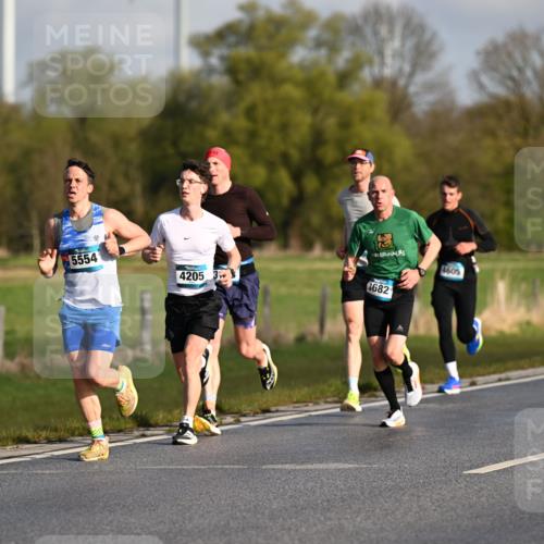 12.04.2026 - 45. Internationalen Wilhelmsburger Insellauf Dr. Thomas Lammeyer http://msf.ph/oto/9431056 12.04.2026 09:10:18 Laufen 5554, 4205, 3, 3682, 4605 meine-sportfotos.de