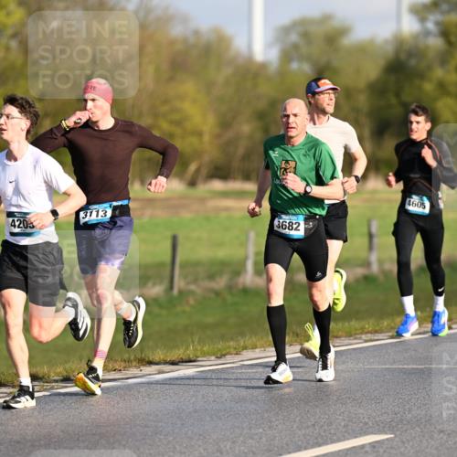 12.04.2026 - 45. Internationalen Wilhelmsburger Insellauf Dr. Thomas Lammeyer http://msf.ph/oto/9431068 12.04.2026 09:10:20 Laufen 5554, 4203, 3113, 3682, 4605 meine-sportfotos.de