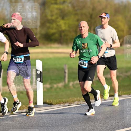 12.04.2026 - 45. Internationalen Wilhelmsburger Insellauf Dr. Thomas Lammeyer http://msf.ph/oto/9431075 12.04.2026 09:10:21 Laufen 4205, 3113, 4605, 3682 meine-sportfotos.de