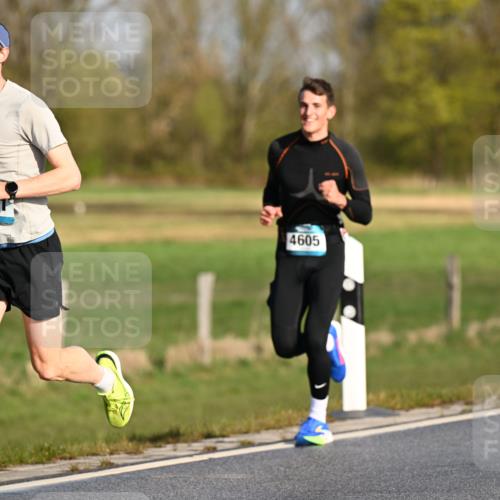 12.04.2026 - 45. Internationalen Wilhelmsburger Insellauf Dr. Thomas Lammeyer http://msf.ph/oto/9431084 12.04.2026 09:10:23 Laufen 3401, 4605 meine-sportfotos.de