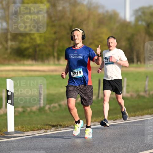 12.04.2026 - 45. Internationalen Wilhelmsburger Insellauf Dr. Thomas Lammeyer http://msf.ph/oto/9431100 12.04.2026 09:10:26 Laufen 3685, 2819, 313 meine-sportfotos.de
