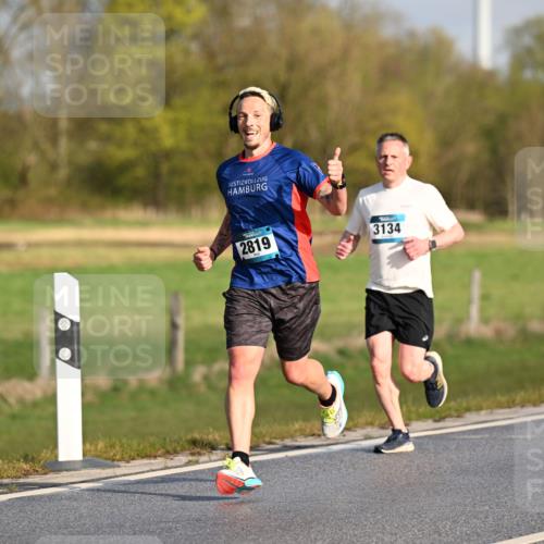 12.04.2026 - 45. Internationalen Wilhelmsburger Insellauf Dr. Thomas Lammeyer http://msf.ph/oto/9431101 12.04.2026 09:10:26 Laufen 2819, 3134 meine-sportfotos.de