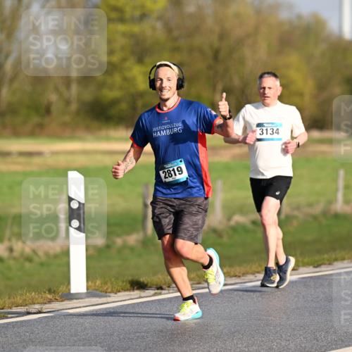 12.04.2026 - 45. Internationalen Wilhelmsburger Insellauf Dr. Thomas Lammeyer http://msf.ph/oto/9431102 12.04.2026 09:10:27 Laufen 2819, 3134 meine-sportfotos.de