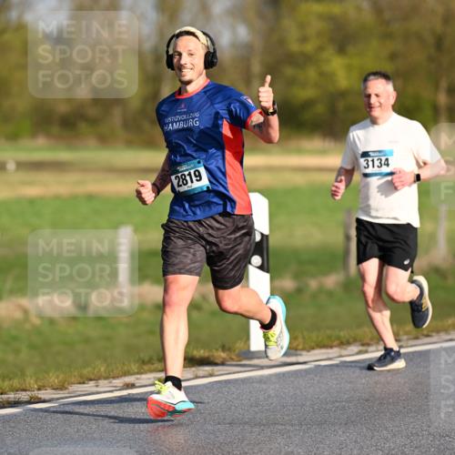 12.04.2026 - 45. Internationalen Wilhelmsburger Insellauf Dr. Thomas Lammeyer http://msf.ph/oto/9431106 12.04.2026 09:10:27 Laufen 2819, 3134 meine-sportfotos.de