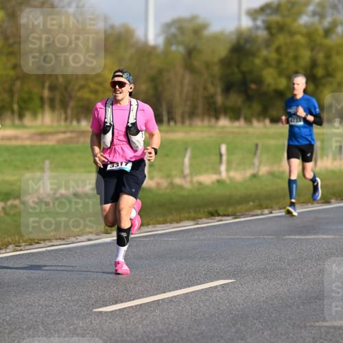 12.04.2026 - 45. Internationalen Wilhelmsburger Insellauf Dr. Thomas Lammeyer http://msf.ph/oto/9431123 12.04.2026 09:10:31 Laufen 4583, 3317, 4733 meine-sportfotos.de