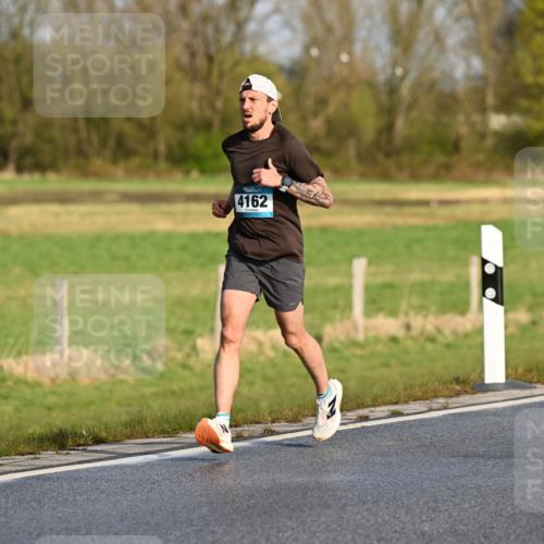 12.04.2026 - 45. Internationalen Wilhelmsburger Insellauf Dr. Thomas Lammeyer http://msf.ph/oto/9431157 12.04.2026 09:10:37 Laufen 4162 meine-sportfotos.de