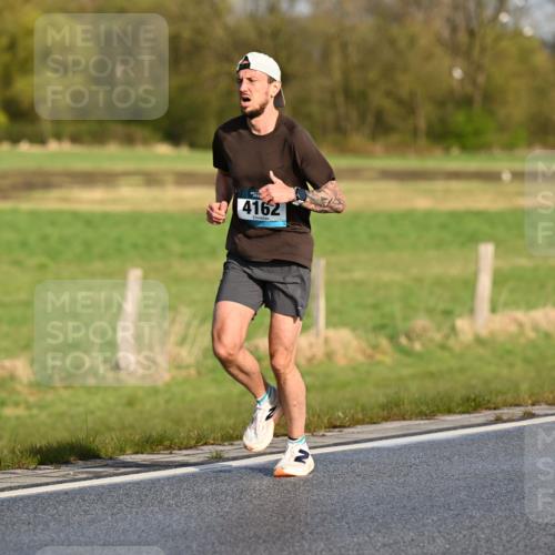 12.04.2026 - 45. Internationalen Wilhelmsburger Insellauf Dr. Thomas Lammeyer http://msf.ph/oto/9431161 12.04.2026 09:10:37 Laufen 4162 meine-sportfotos.de