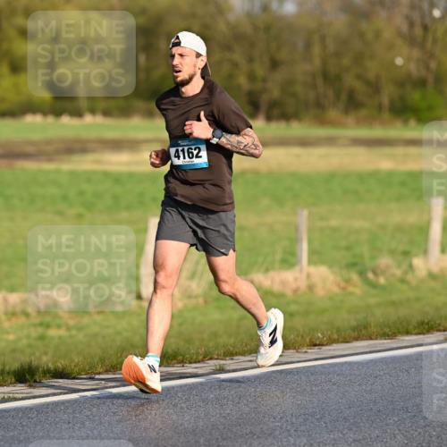 12.04.2026 - 45. Internationalen Wilhelmsburger Insellauf Dr. Thomas Lammeyer http://msf.ph/oto/9431162 12.04.2026 09:10:37 Laufen 4162 meine-sportfotos.de