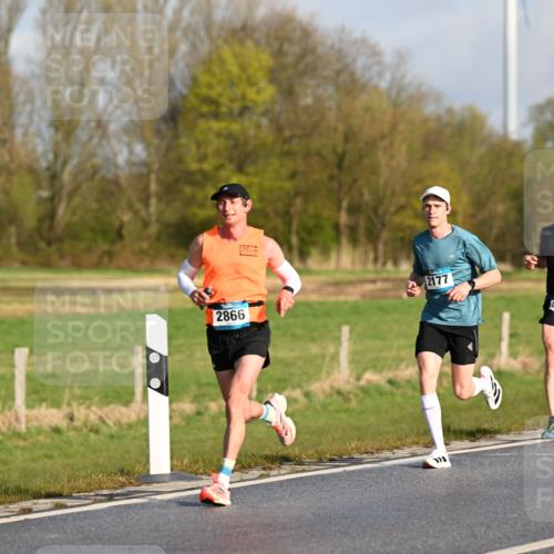 12.04.2026 - 45. Internationalen Wilhelmsburger Insellauf Dr. Thomas Lammeyer http://msf.ph/oto/9431166 12.04.2026 09:10:39 Laufen 2866, 2177, 4475 meine-sportfotos.de