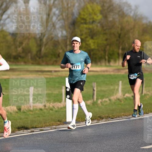 12.04.2026 - 45. Internationalen Wilhelmsburger Insellauf Dr. Thomas Lammeyer http://msf.ph/oto/9431171 12.04.2026 09:10:40 Laufen 2866, 2177, 4475 meine-sportfotos.de