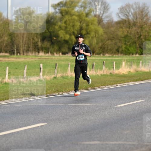 12.04.2026 - 45. Internationalen Wilhelmsburger Insellauf Dr. Thomas Lammeyer http://msf.ph/oto/9431182 12.04.2026 09:10:43 Laufen 5592 meine-sportfotos.de