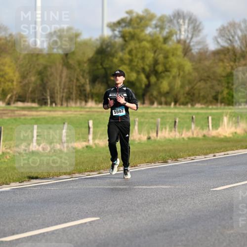 12.04.2026 - 45. Internationalen Wilhelmsburger Insellauf Dr. Thomas Lammeyer http://msf.ph/oto/9431186 12.04.2026 09:10:43 Laufen 5592 meine-sportfotos.de