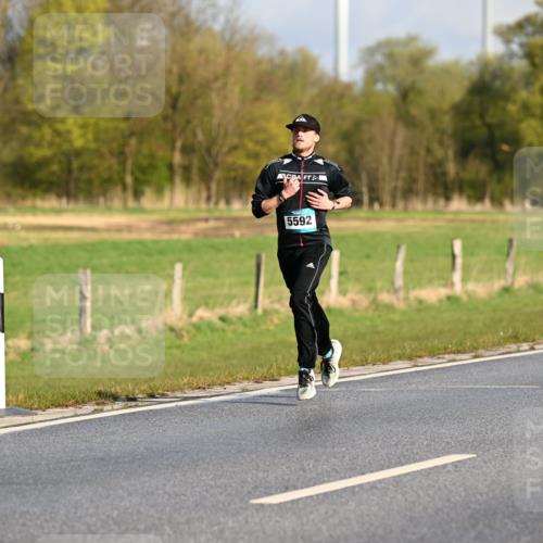 12.04.2026 - 45. Internationalen Wilhelmsburger Insellauf Dr. Thomas Lammeyer http://msf.ph/oto/9431194 12.04.2026 09:10:44 Laufen 5592 meine-sportfotos.de