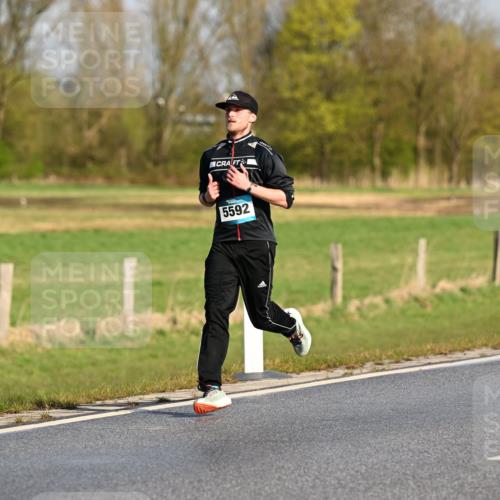 12.04.2026 - 45. Internationalen Wilhelmsburger Insellauf Dr. Thomas Lammeyer http://msf.ph/oto/9431202 12.04.2026 09:10:45 Laufen 5592 meine-sportfotos.de