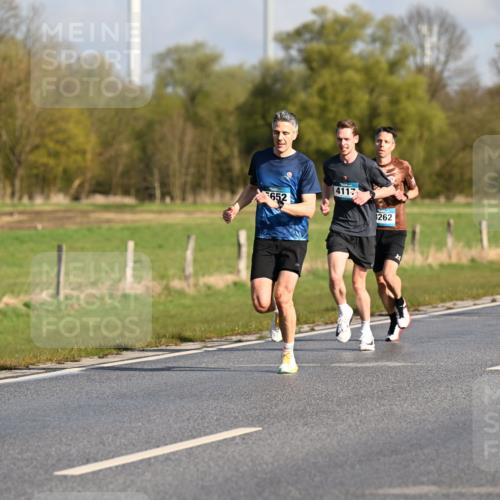 12.04.2026 - 45. Internationalen Wilhelmsburger Insellauf Dr. Thomas Lammeyer http://msf.ph/oto/9431216 12.04.2026 09:10:52 Laufen 652, 4112, 262, 2789 meine-sportfotos.de