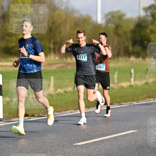 12.04.2026 - 45. Internationalen Wilhelmsburger Insellauf Dr. Thomas Lammeyer http://msf.ph/oto/9431225 12.04.2026 09:10:54 Laufen 56, 4117, 3262 meine-sportfotos.de