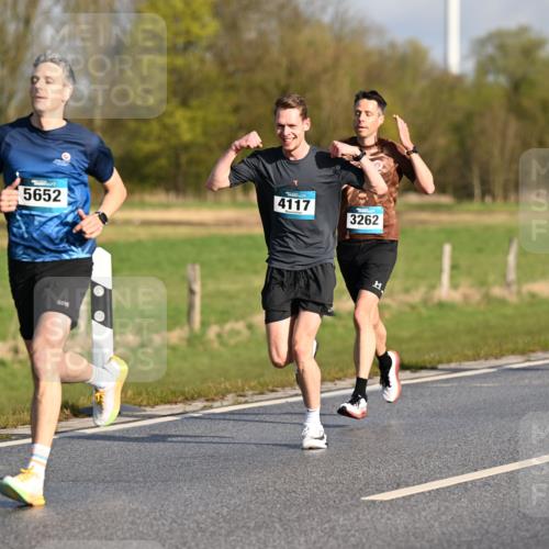 12.04.2026 - 45. Internationalen Wilhelmsburger Insellauf Dr. Thomas Lammeyer http://msf.ph/oto/9431227 12.04.2026 09:10:54 Laufen 5652, 4117, 3262, 2789 meine-sportfotos.de