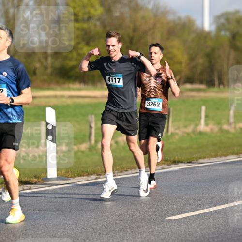 12.04.2026 - 45. Internationalen Wilhelmsburger Insellauf Dr. Thomas Lammeyer http://msf.ph/oto/9431228 12.04.2026 09:10:54 Laufen 5652, 4117, 3262, 2789 meine-sportfotos.de