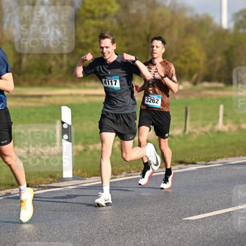 12.04.2026 - 45. Internationalen Wilhelmsburger Insellauf Dr. Thomas Lammeyer http://msf.ph/oto/9431229 12.04.2026 09:10:54 Laufen 565, 4117, 3262, 2785 meine-sportfotos.de