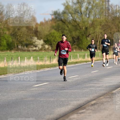 12.04.2026 - 45. Internationalen Wilhelmsburger Insellauf Dr. Thomas Lammeyer http://msf.ph/oto/9431248 12.04.2026 09:11:01 Laufen 2757 meine-sportfotos.de