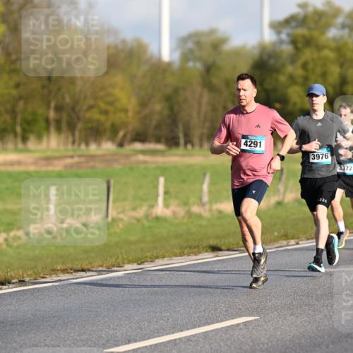12.04.2026 - 45. Internationalen Wilhelmsburger Insellauf Dr. Thomas Lammeyer http://msf.ph/oto/9431312 12.04.2026 09:11:16 Laufen 4291, 3976, 226, 3372 meine-sportfotos.de