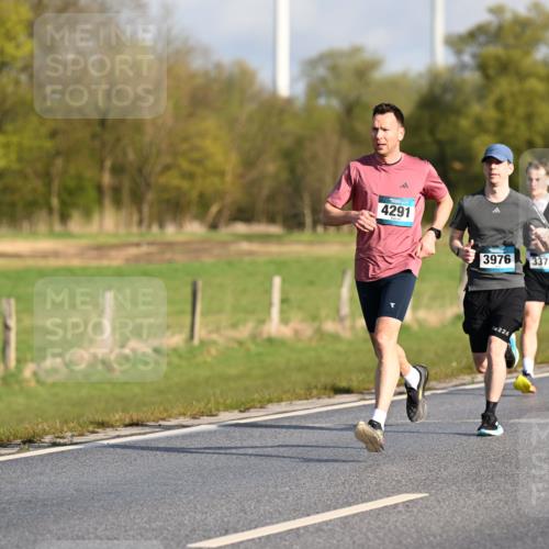 12.04.2026 - 45. Internationalen Wilhelmsburger Insellauf Dr. Thomas Lammeyer http://msf.ph/oto/9431313 12.04.2026 09:11:16 Laufen 4291, 3976, 3372, 226 meine-sportfotos.de