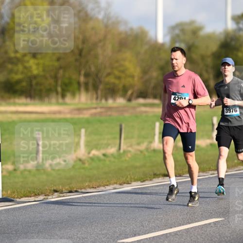 12.04.2026 - 45. Internationalen Wilhelmsburger Insellauf Dr. Thomas Lammeyer http://msf.ph/oto/9431315 12.04.2026 09:11:16 Laufen 4201, 3976, 3372, 226 meine-sportfotos.de