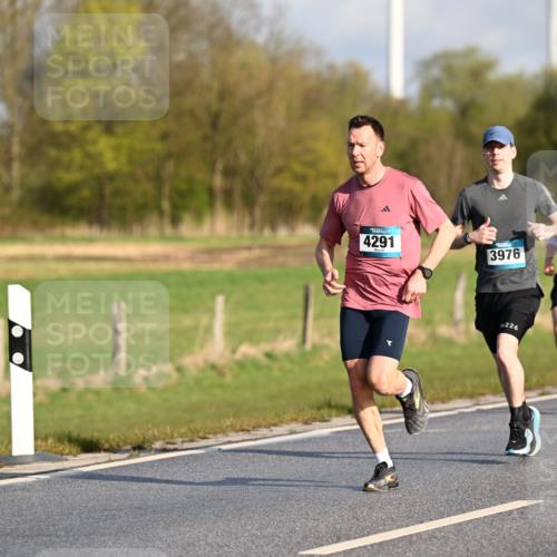 12.04.2026 - 45. Internationalen Wilhelmsburger Insellauf Dr. Thomas Lammeyer http://msf.ph/oto/9431317 12.04.2026 09:11:16 Laufen 4291, 3976, 226, 3372 meine-sportfotos.de