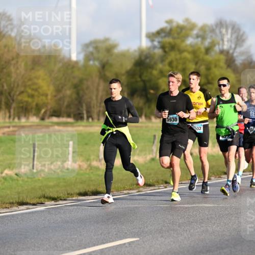 12.04.2026 - 45. Internationalen Wilhelmsburger Insellauf Dr. Thomas Lammeyer http://msf.ph/oto/9431333 12.04.2026 09:11:21 Laufen 3930, 02, 6226, 522, 3096, 368 meine-sportfotos.de