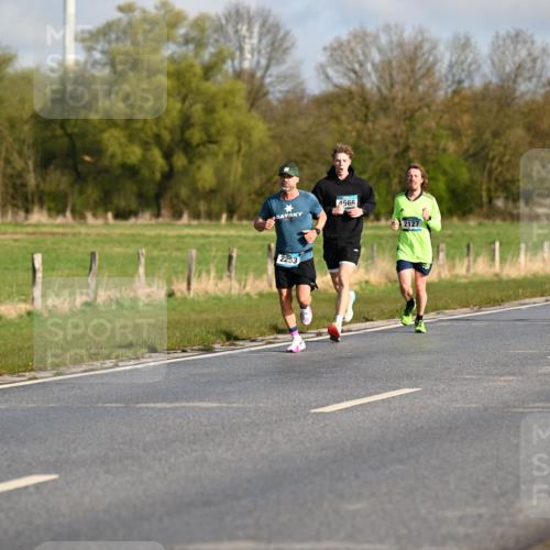 12.04.2026 - 45. Internationalen Wilhelmsburger Insellauf Dr. Thomas Lammeyer http://msf.ph/oto/9431424 12.04.2026 09:11:42 Laufen 2253, 4566, 2127, 2010 meine-sportfotos.de