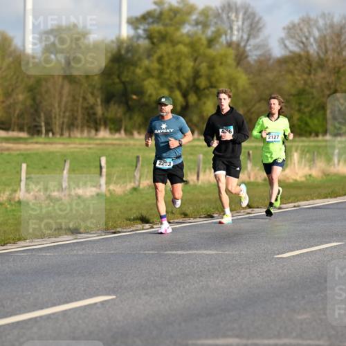 12.04.2026 - 45. Internationalen Wilhelmsburger Insellauf Dr. Thomas Lammeyer http://msf.ph/oto/9431433 12.04.2026 09:11:43 Laufen 4556, 2253, 2127, 2010 meine-sportfotos.de