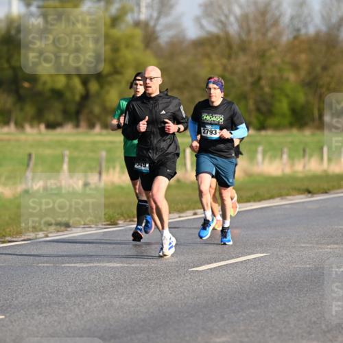 12.04.2026 - 45. Internationalen Wilhelmsburger Insellauf Dr. Thomas Lammeyer http://msf.ph/oto/9431505 12.04.2026 09:11:58 Laufen 4175, 049, 22, 2793 meine-sportfotos.de