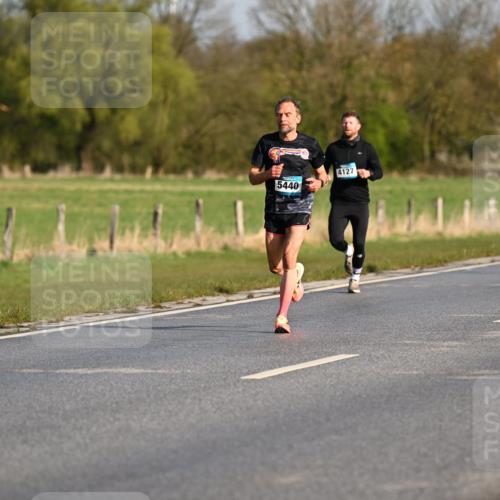 12.04.2026 - 45. Internationalen Wilhelmsburger Insellauf Dr. Thomas Lammeyer http://msf.ph/oto/9431525 12.04.2026 09:12:03 Laufen 5440, 4127 meine-sportfotos.de
