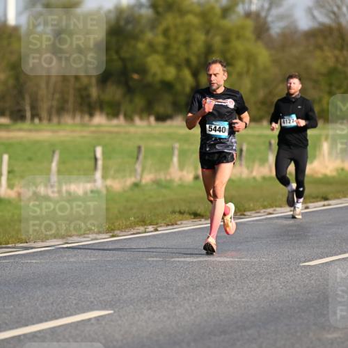 12.04.2026 - 45. Internationalen Wilhelmsburger Insellauf Dr. Thomas Lammeyer http://msf.ph/oto/9431535 12.04.2026 09:12:04 Laufen 4127, 5440 meine-sportfotos.de