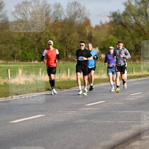 12.04.2026 - 45. Internationalen Wilhelmsburger Insellauf Dr. Thomas Lammeyer http://msf.ph/oto/9431557 12.04.2026 09:12:11 Laufen 305, 4492, 3473 meine-sportfotos.de