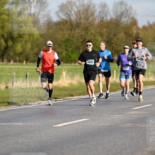 12.04.2026 - 45. Internationalen Wilhelmsburger Insellauf Dr. Thomas Lammeyer http://msf.ph/oto/9431568 12.04.2026 09:12:13 Laufen 4492, 3053, 3473 meine-sportfotos.de