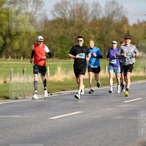 12.04.2026 - 45. Internationalen Wilhelmsburger Insellauf Dr. Thomas Lammeyer http://msf.ph/oto/9431569 12.04.2026 09:12:13 Laufen 4492, 3473, 3053 meine-sportfotos.de