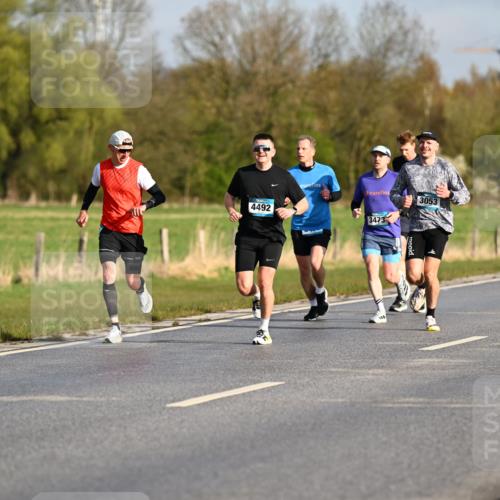 12.04.2026 - 45. Internationalen Wilhelmsburger Insellauf Dr. Thomas Lammeyer http://msf.ph/oto/9431570 12.04.2026 09:12:13 Laufen 4492, 3053, 3473 meine-sportfotos.de