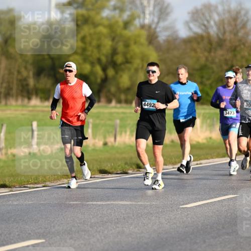 12.04.2026 - 45. Internationalen Wilhelmsburger Insellauf Dr. Thomas Lammeyer http://msf.ph/oto/9431581 12.04.2026 09:12:14 Laufen 4492, 3473, 3053 meine-sportfotos.de