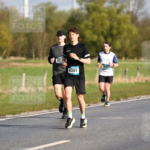12.04.2026 - 45. Internationalen Wilhelmsburger Insellauf Dr. Thomas Lammeyer http://msf.ph/oto/9431657 12.04.2026 09:12:30 Laufen 457, 4381, 4027 meine-sportfotos.de
