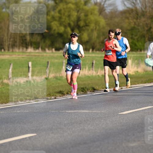 12.04.2026 - 45. Internationalen Wilhelmsburger Insellauf Dr. Thomas Lammeyer http://msf.ph/oto/9431704 12.04.2026 09:12:38 Laufen 63, 4142, 5561, 351, 41, 4370 meine-sportfotos.de