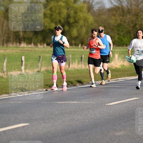 12.04.2026 - 45. Internationalen Wilhelmsburger Insellauf Dr. Thomas Lammeyer http://msf.ph/oto/9431705 12.04.2026 09:12:38 Laufen 142, 5561, 4370, 3514, 4154 meine-sportfotos.de