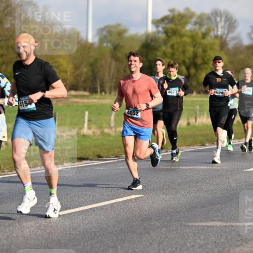 12.04.2026 - 45. Internationalen Wilhelmsburger Insellauf Dr. Thomas Lammeyer http://msf.ph/oto/9431736 12.04.2026 09:12:43 Laufen 35, 415, 4052, 2659, 4673, 4694 meine-sportfotos.de