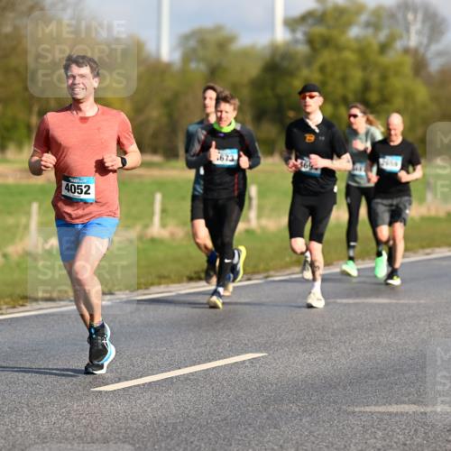 12.04.2026 - 45. Internationalen Wilhelmsburger Insellauf Dr. Thomas Lammeyer http://msf.ph/oto/9431740 12.04.2026 09:12:44 Laufen 4052, 1673, 469, 7930 meine-sportfotos.de
