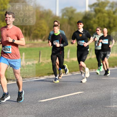 12.04.2026 - 45. Internationalen Wilhelmsburger Insellauf Dr. Thomas Lammeyer http://msf.ph/oto/9431742 12.04.2026 09:12:45 Laufen 4052, 4673, 2161510, 4694 meine-sportfotos.de